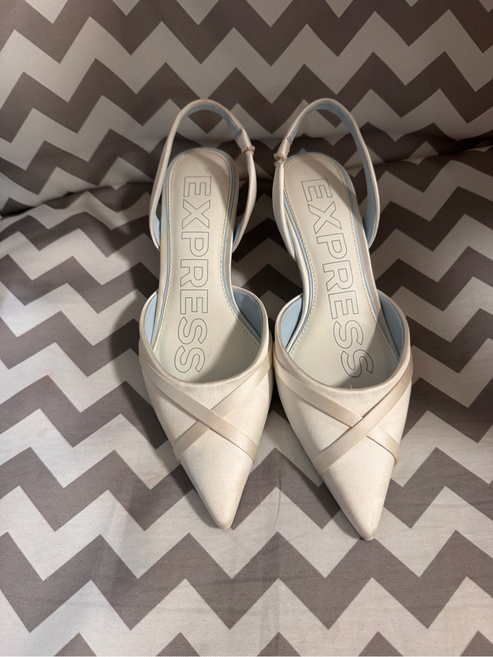 Express Women's Ivory Pointed-Toe Slingback Heels